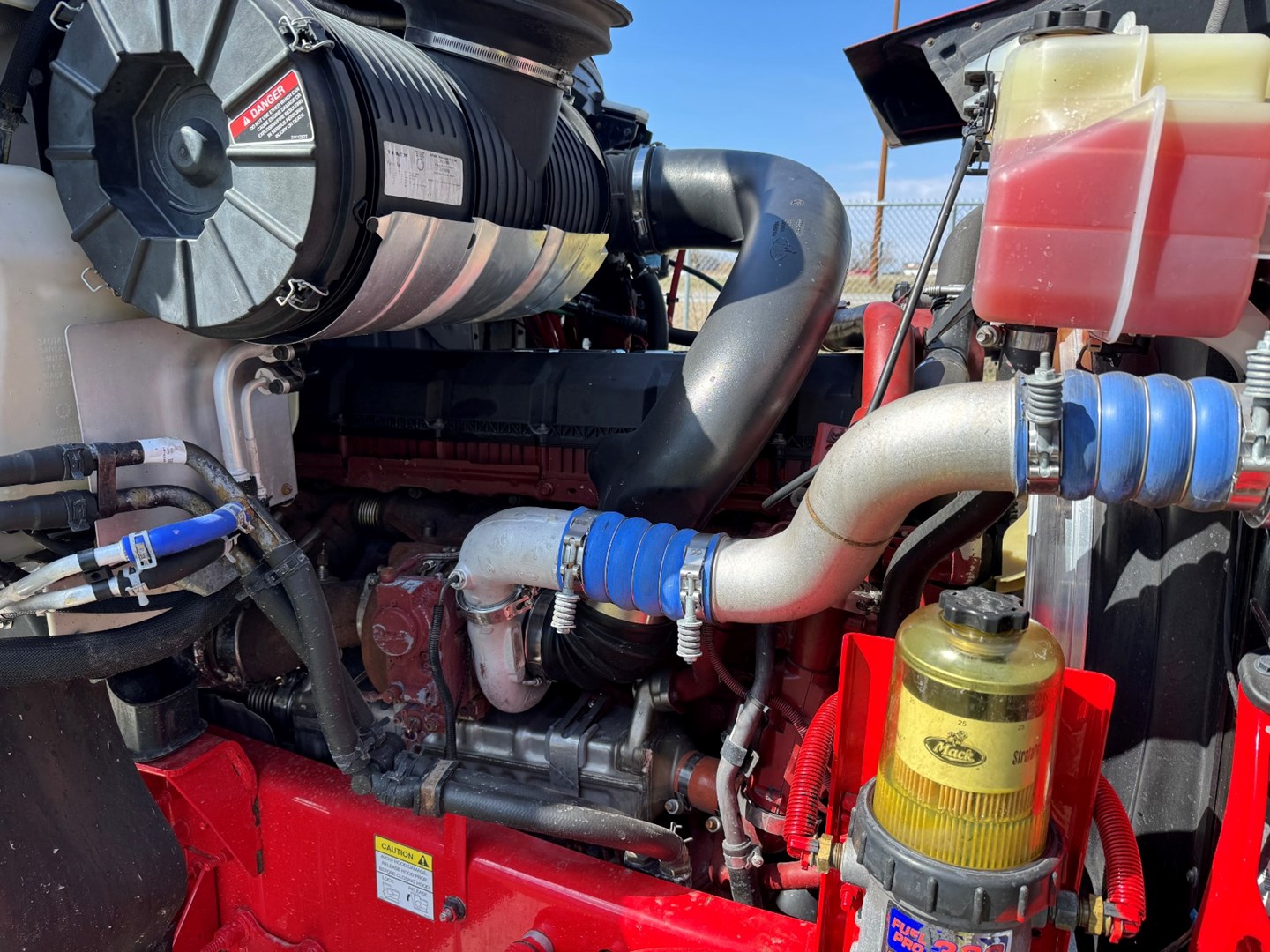 Used 2023 Mack Pinnacle - image 10